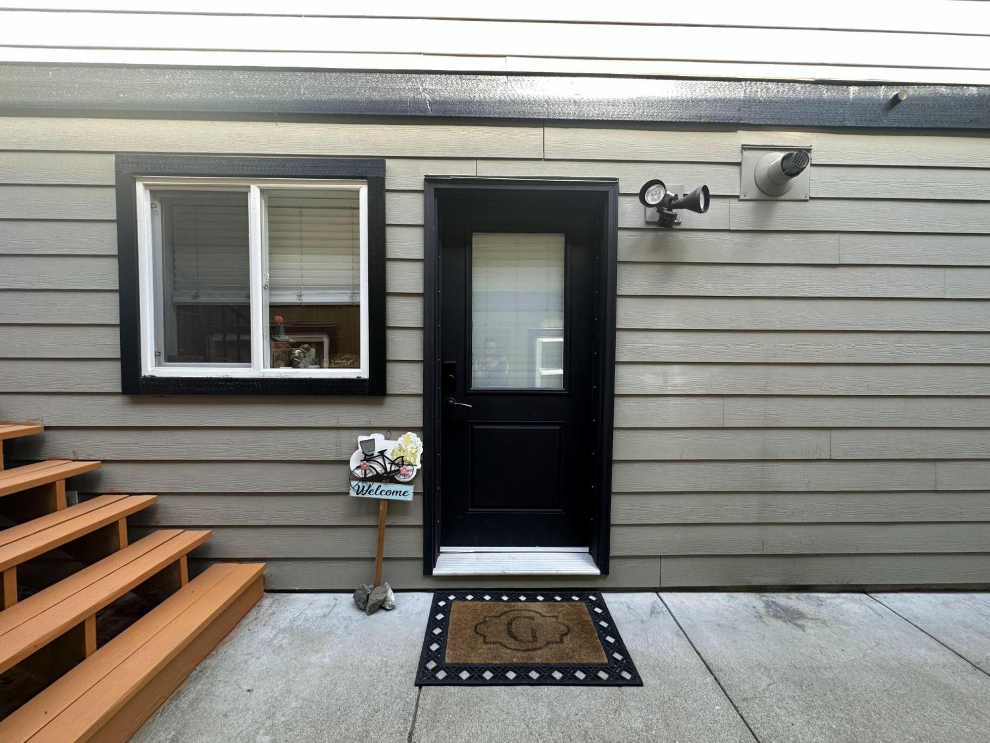 Separate Entry Sweet Home Victoria Buitenkant foto